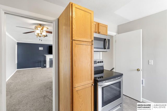 530 N 72nd Avenue, Omaha, NE 68114