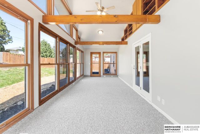 530 N 72nd Avenue, Omaha, NE 68114
