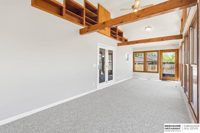 530 N 72nd Avenue, Omaha, NE 68114