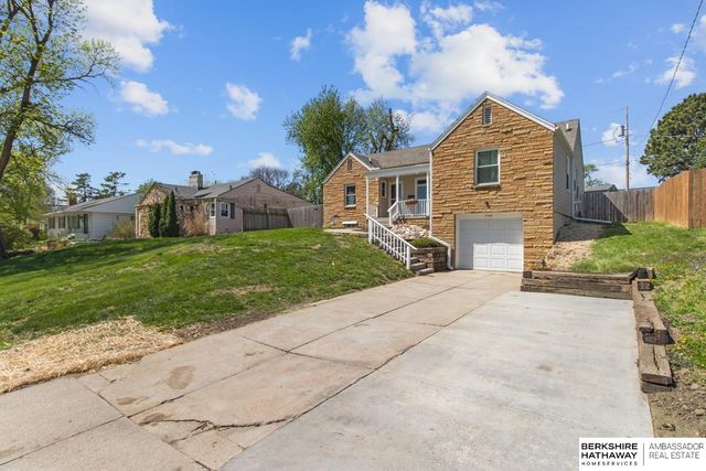 530 N 72nd Avenue, Omaha, NE 68114