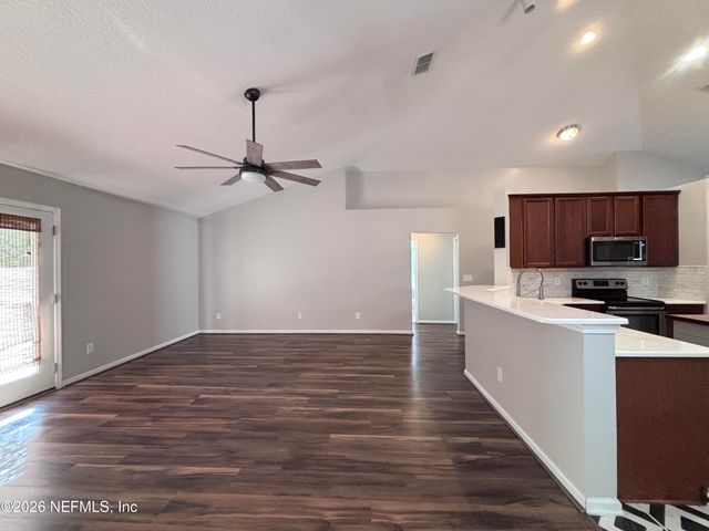 1611 HEATHER FIELDS Court, Fleming Island, FL 32003