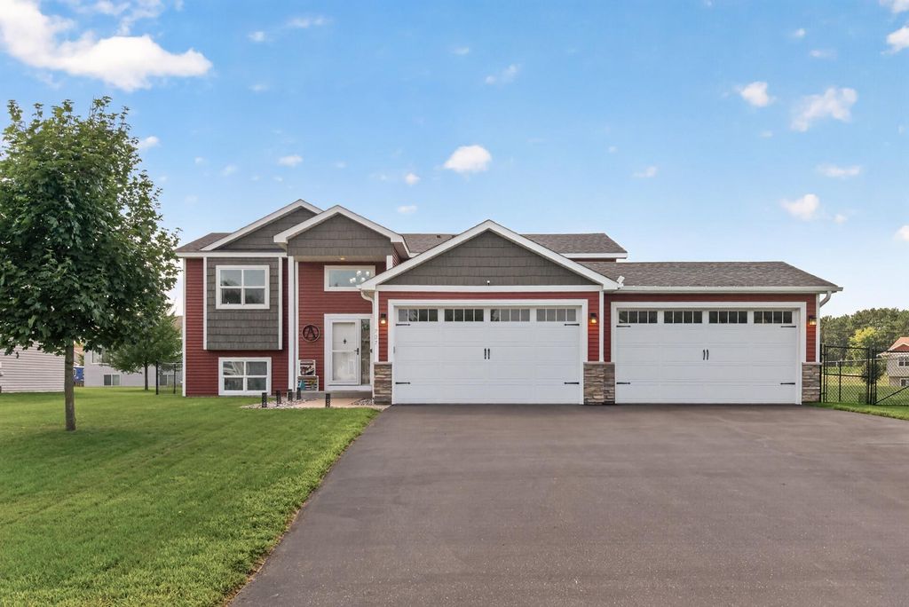 707 Greenwood Street SW, Isanti, MN 55040 — exterior