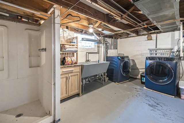 1813 OXFORD Street, Erie, PA 16505