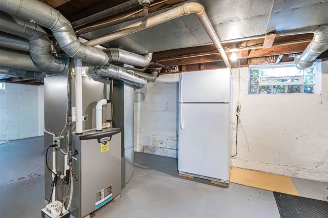 1813 OXFORD Street, Erie, PA 16505