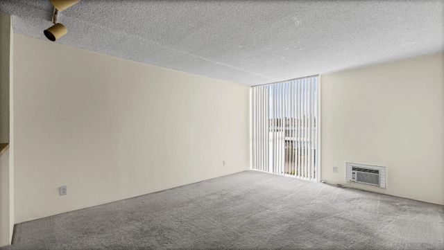 3050 Rue D'Orleans 423, San Diego, CA 92110