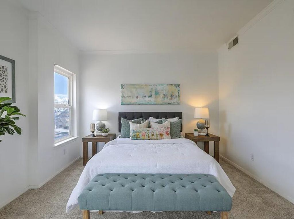 Image 27 of property listing at 11401 Academy Ridge Road NE, Albuquerque, NM 87111