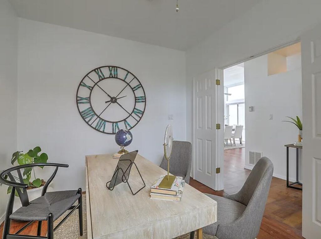 Image 4 of property listing at 11401 Academy Ridge Road NE, Albuquerque, NM 87111