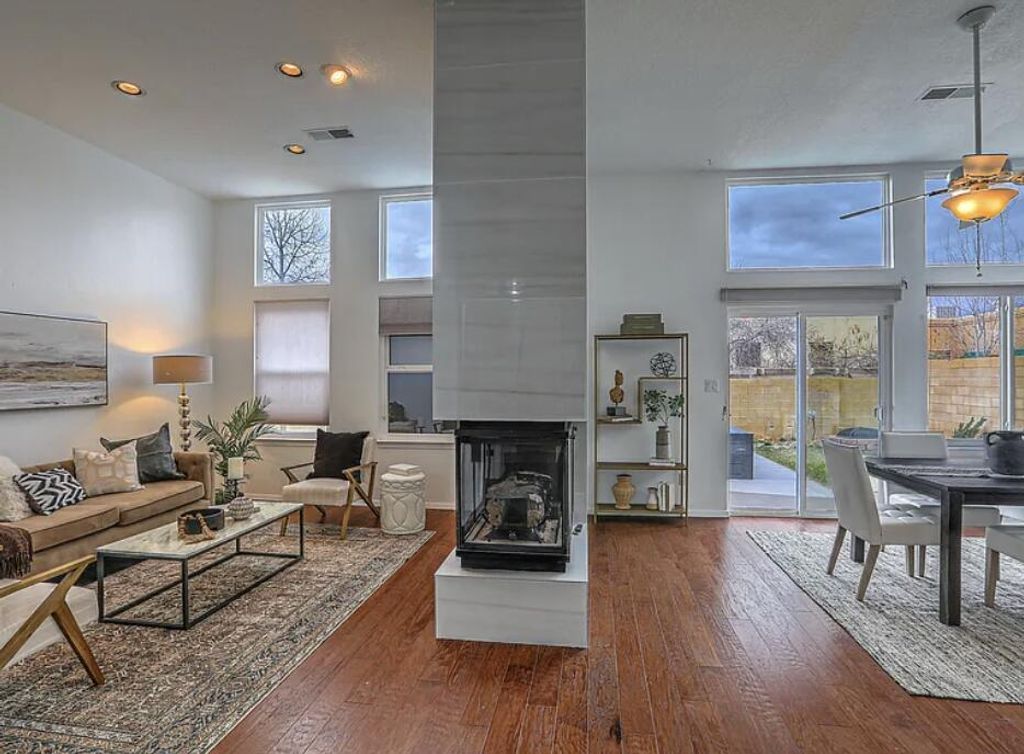 Image 5 of property listing at 11401 Academy Ridge Road NE, Albuquerque, NM 87111