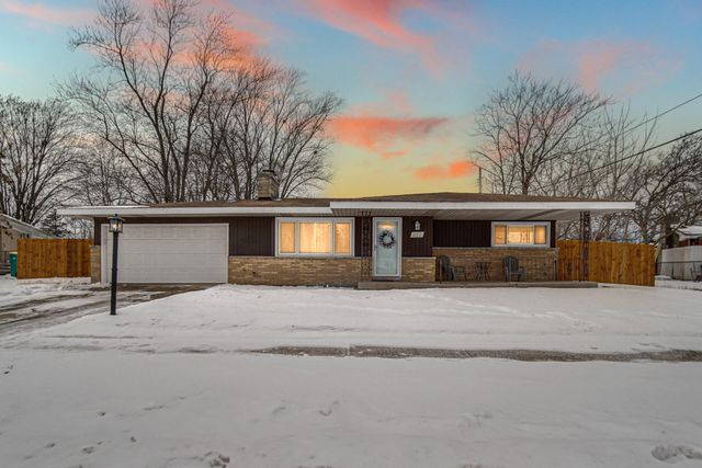 622 E 54th Avenue, Merrillville, IN 46410