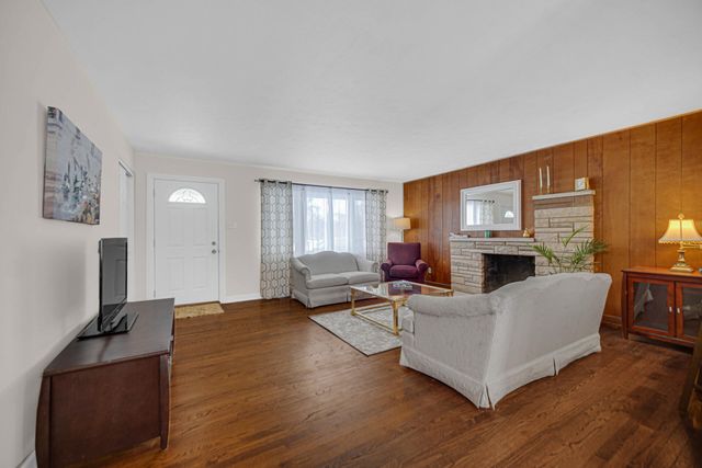 622 E 54th Avenue, Merrillville, IN 46410