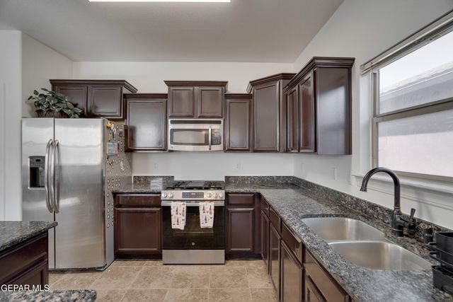 12648 Paseo Rosannie Avenue, El Paso, TX 79928