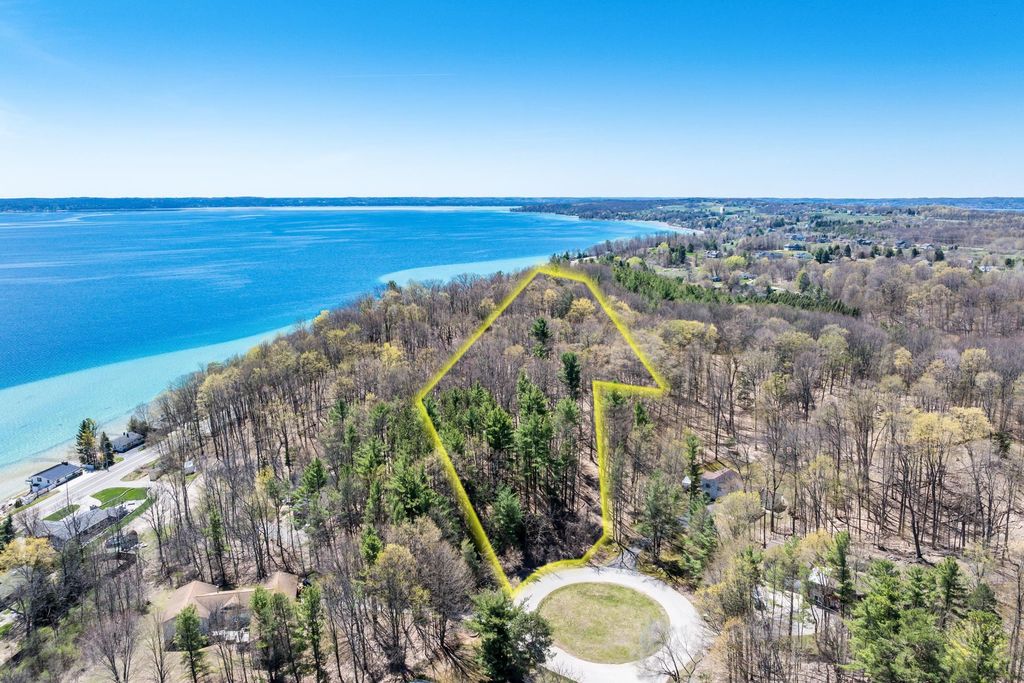 Lot 21 Moonrise Court, Traverse City, MI 49686