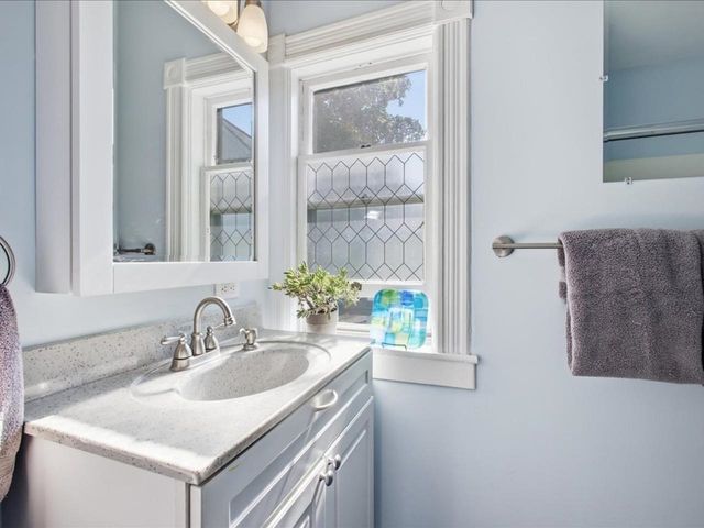 245 Loomis Street, Burlington, VT 05401