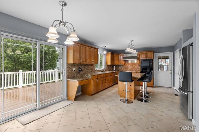 2385 Clarjon Drive, Ballwin, MO 63021