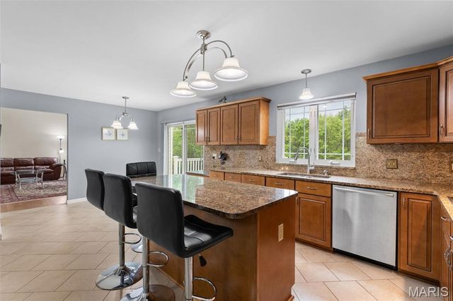 2385 Clarjon Drive, Ballwin, MO 63021