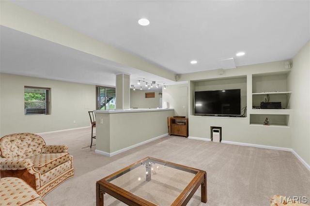 2385 Clarjon Drive, Ballwin, MO 63021