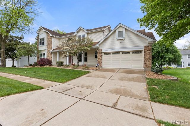 2385 Clarjon Drive, Ballwin, MO 63021