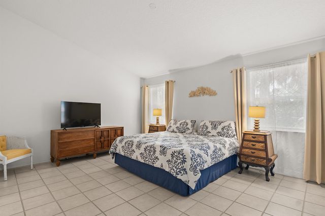 410 NW Tuscany Court, Port St Lucie, FL 34986