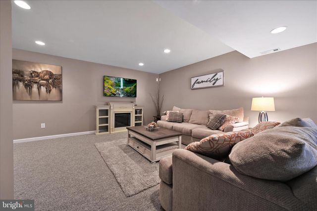 1134 S SANATOGA RD, Pottstown, PA 19465