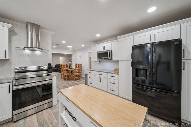 24465 S Orange Cove, Claremore, OK 74019