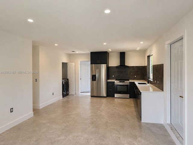812 NW 67th St, Miami, FL 33150