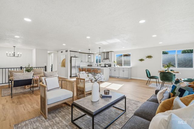 1990 W Panama St, Boise, ID 83705