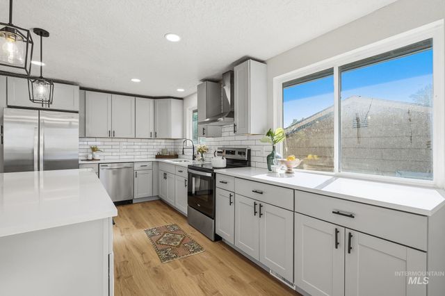 1990 W Panama St, Boise, ID 83705