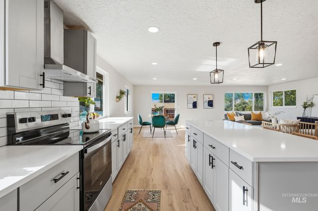 1990 W Panama St, Boise, ID 83705