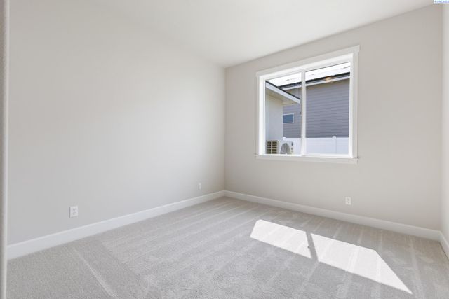 8801 Dusty Maiden, Pasco, WA 99301