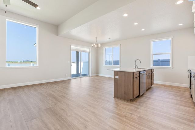 8801 Dusty Maiden, Pasco, WA 99301