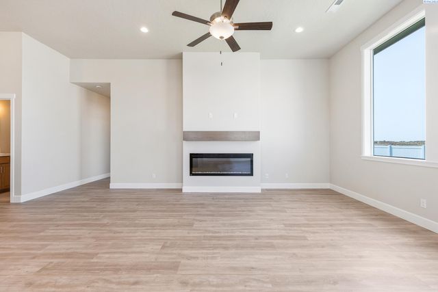 8801 Dusty Maiden, Pasco, WA 99301