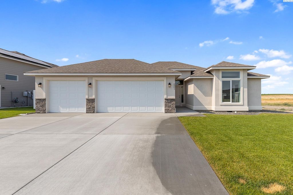 8801 Dusty Maiden, Pasco, WA 99301