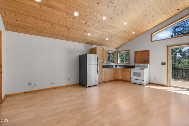 15150 Yellow Pine Loop, Bend, OR 97707