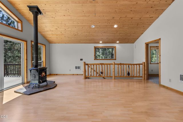 15150 Yellow Pine Loop, Bend, OR 97707