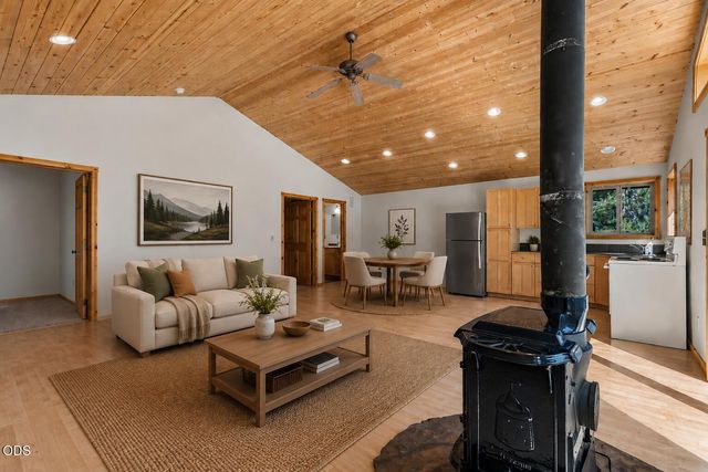 15150 Yellow Pine Loop, Bend, OR 97707
