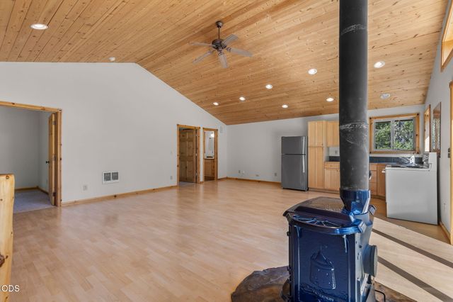 15150 Yellow Pine Loop, Bend, OR 97707