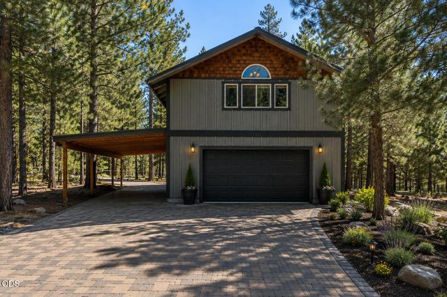 15150 Yellow Pine Loop, Bend, OR 97707