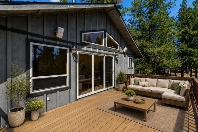 15150 Yellow Pine Loop, Bend, OR 97707