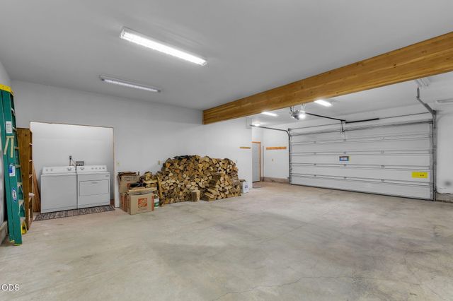 15150 Yellow Pine Loop, Bend, OR 97707