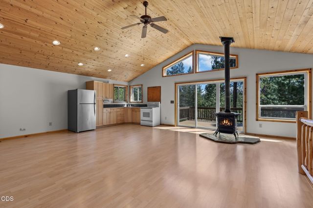 15150 Yellow Pine Loop, Bend, OR 97707