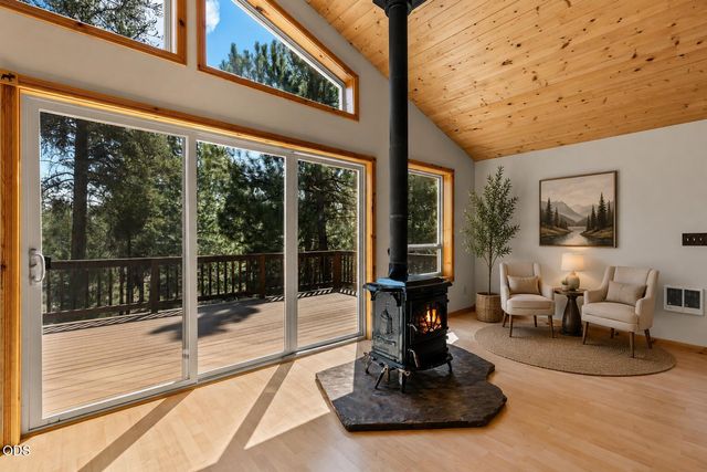 15150 Yellow Pine Loop, Bend, OR 97707
