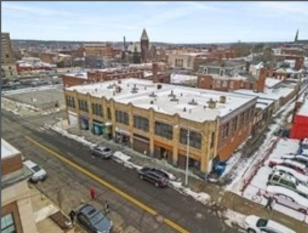 98 Suffolk St, Holyoke, MA 01040