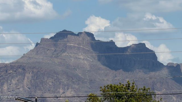 948 S LAWTHER Drive, Apache Junction, AZ 85120