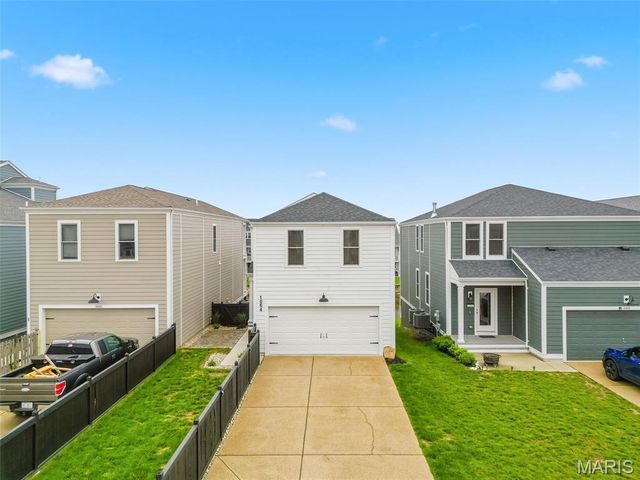 1064 Dyess Way, St Charles, MO 63301