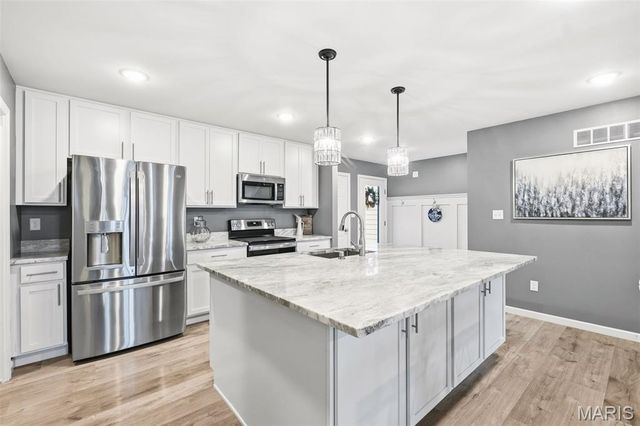 1064 Dyess Way, St Charles, MO 63301