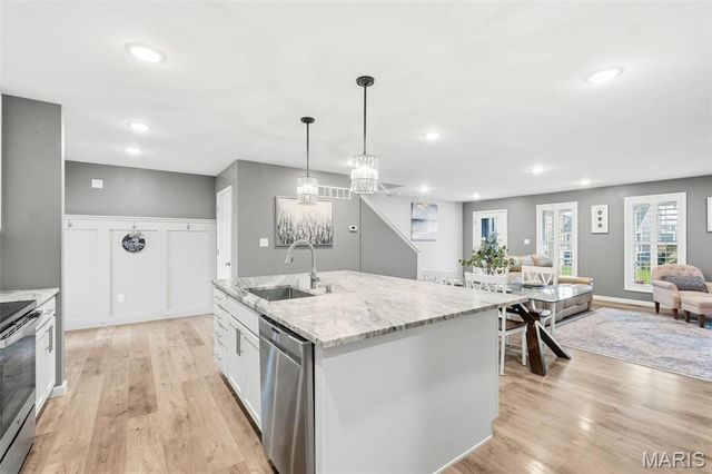 1064 Dyess Way, St Charles, MO 63301