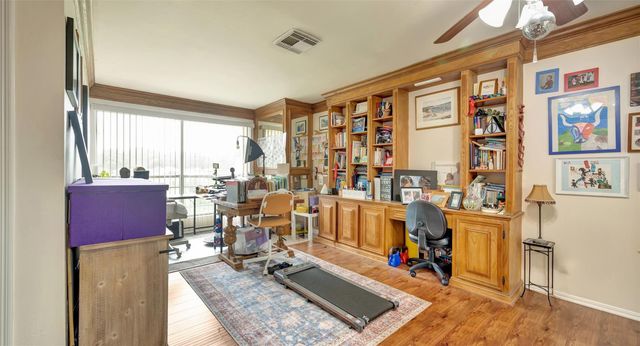 16158 Seahorse Drive, Houston, TX 77062