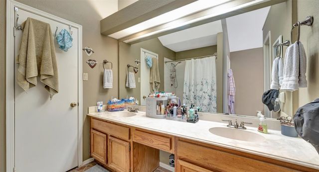16158 Seahorse Drive, Houston, TX 77062