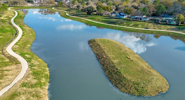 16158 Seahorse Drive, Houston, TX 77062