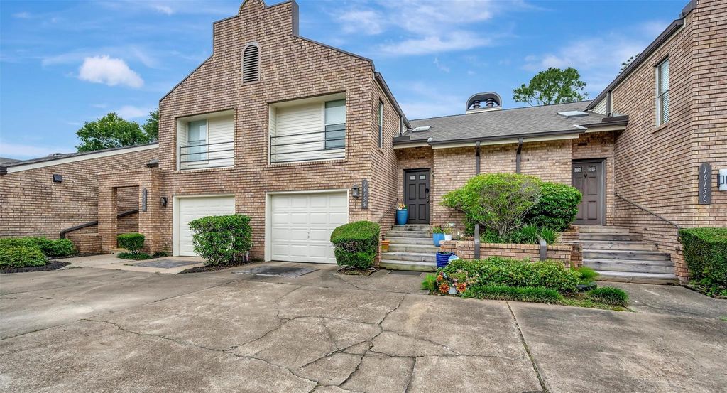16158 Seahorse Drive, Houston, TX 77062